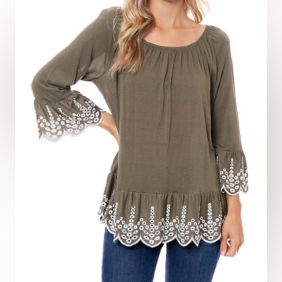 Fever Tops - Women’s Knit Top with Embroidery - M - Worn 2-3 times, no tags